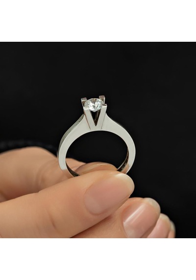 4 Tırnaklı Swarovski Taşlı 925 Gümüş Tektaş Yüzük