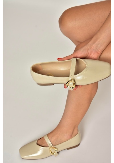 Fox Shoes Y726632608 Bej Rugan Kalp Toka Detaylı Kadın Babet Bej