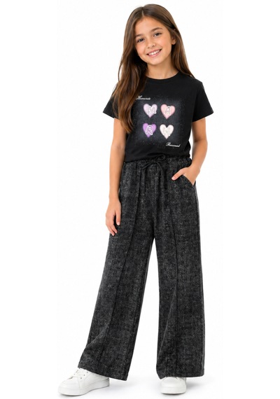İrem Kız Çocuk Kendinden Simli Kumaş Beli Lastikli Cepli Geniş Paça Model Siyah Renk Eşofman Altı İrem Kız Çocuk Kendinden Simli Kumaş Beli Lastikli Cepli Geniş Paça Model Siyah Renk Eşofman Altı