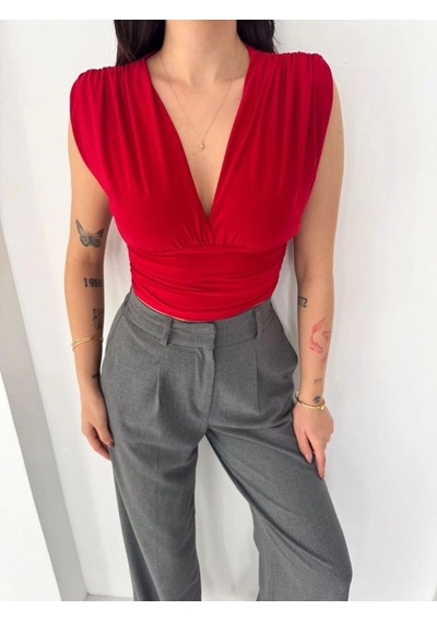 Freedom Storee Kadın Vatkalı Kolsuz V Yaka Drapeli Crop Bluz Likralı Fit - Kırmızı Çok Renkli