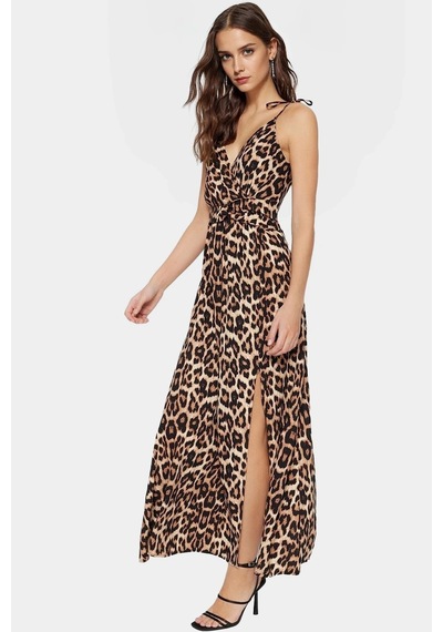 Ersefa Leopar Desenli Kolsuz Viskoz Maxi Elbise A Line Kesim Yırtmaç Detay Zarifane Tasarım Modern Stil Camel
