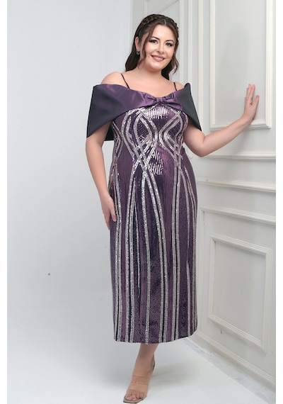 By Saygı Kadın İnce Askılı Saten Fiyonk Kayık Yaka Pul İşlemeli Astarlı Büyük Beden Midi Elbise Mor By Saygı Kadın İnce Askılı Saten Fiyonk Kayık Yaka Pul İşlemeli Astarlı Büyük Beden Midi Elbise Mor