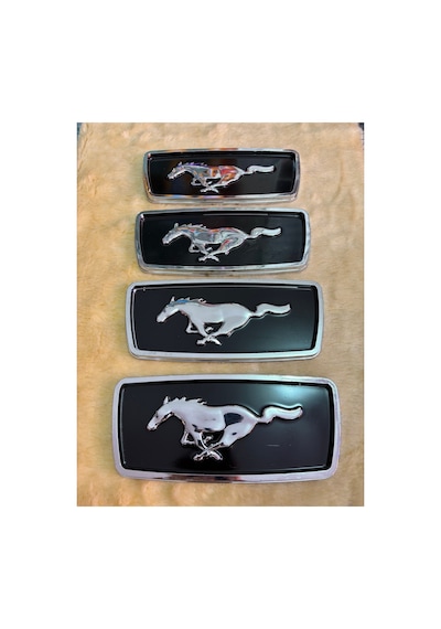 Aps - Büyük Boy Plastik Mustang Arma
