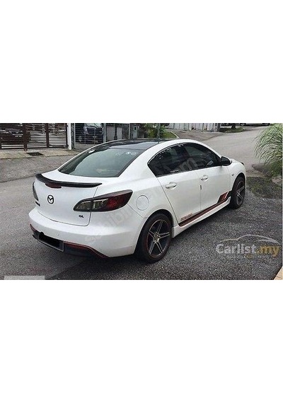 Mazda 3 İnce Makjyalı Spoiler Fiber
