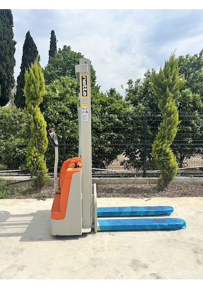 1.5 Ton 3 Metre Tam Otomatik Akülü İstif Makinesi