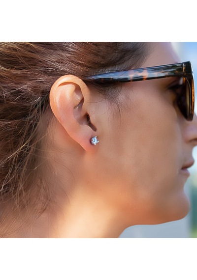 Madam & Matmazel Swarovski Tek Taşlı Pırlanta Model Kadın Gümüş Küpe