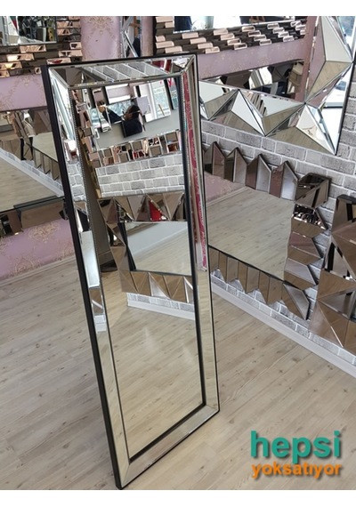 Ayna Çerçeveli Model Siyah Renk Ayaklı Boy Aynası Siyah