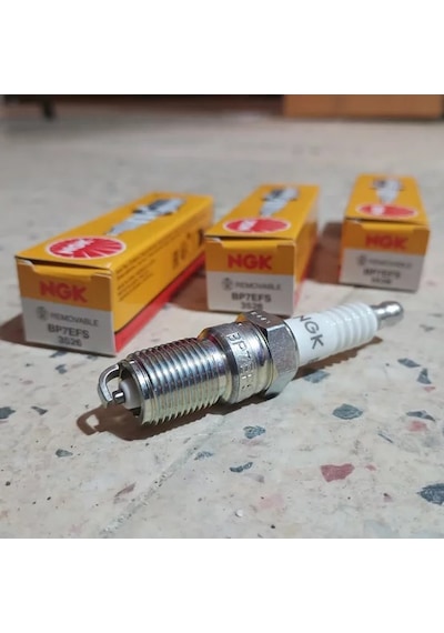 7701045018 91-95 Renault R21 Concorde Buji Takımı 4 Adet
