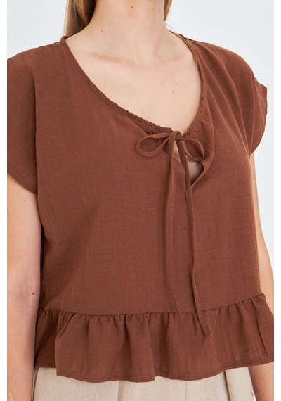 Armonika Kadın Açık Kahve Yarasa Kol Yakası Bağlamalı Eteği Fırfırlı Oversize Crop Bluz Arm-24y001088 Açık Kahverengi