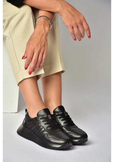 Fox Shoes Z555090103 Siyah Hakiki Deri Kalın Tabanlı Spor Ayakkabı Sneakers