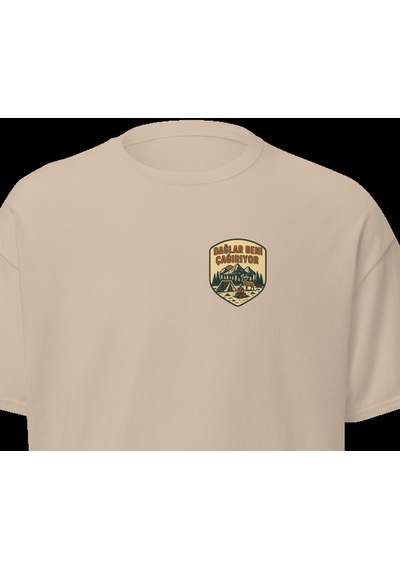 Wildstyle Dağlar Beni Çağırıyor Renkli Vintage Dağ Doğa Kamp Baskılı Unisex Bisiklet Yaka Pamuklu Tişört Camel