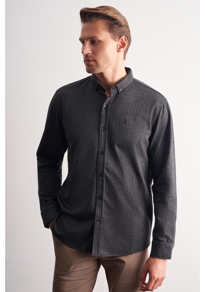 İmza Siyah Smart Düğmeli Yaka Uzun Kol Cepsiz Slim Fit Casual Gömlek 1004255172 Siyah İmza Siyah Smart Düğmeli Yaka Uzun Kol Cepsiz Slim Fit Casual Gömlek 1004255172 Siyah