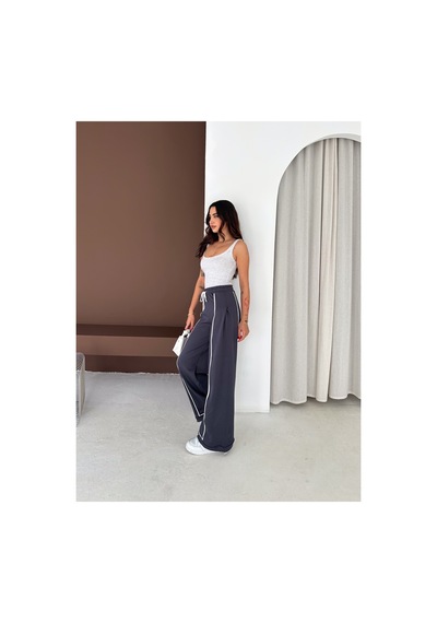 Gugus Kadın Beyaz Şerili Modal Pileli Eşofman Altı Wide Leg Füme