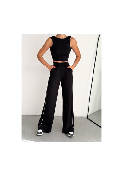 Gugus Kadın Trend Bol Paça Modal Kumaş Eşofman Altı Çift Cepli Wide Leg Yanları Beyaz Şeritli Siyah--beyaz-şeritli Gugus Kadın Trend Bol Paça Modal Kumaş Eşofman Altı Çift Cepli Wide Leg Yanları Beyaz Şeritli Siyah--beyaz-şeritli