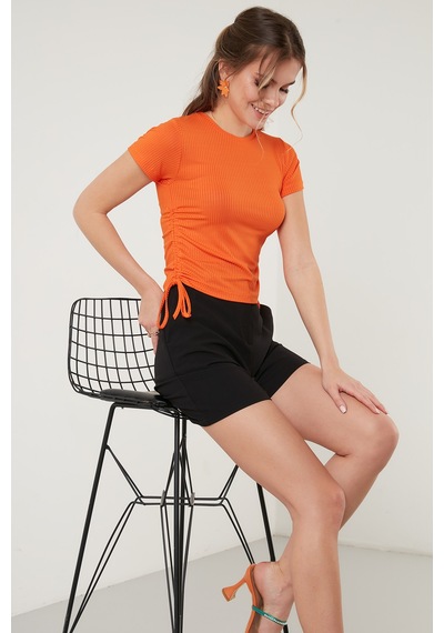 Lela Yanlardan Büzgülü Kısa Kollu Crop Bayan Bluz 5864010 Oranj
