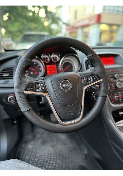 Opel Insignia Araca Özel Direksiyon Kılıfı Bombeli Direksiyonlar