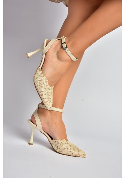 Fox Shoes Y752044206 Bej Dantelli İnce Topuklu Kadın Ayakkabı