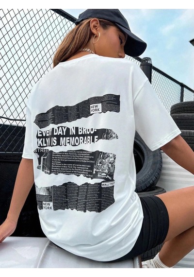 Tarzsokak Brooklyn Slogan Baskılı Gazete Desenli Oversize Beyaz