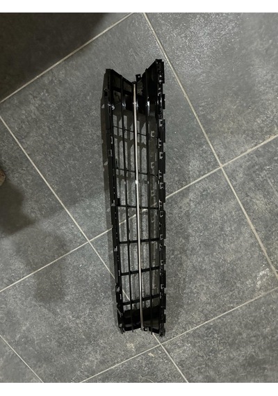 Passat B8 Rline Tampon Orta Izgarası