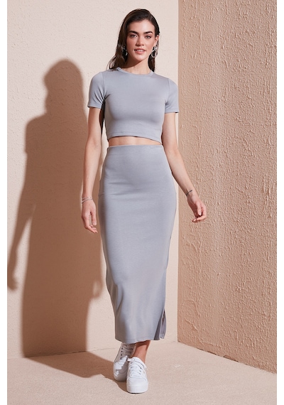 Lela Slim Fit Yırtmaç Detaylı Uzun Etekli Crop Bayan Takım 5866148 Gri