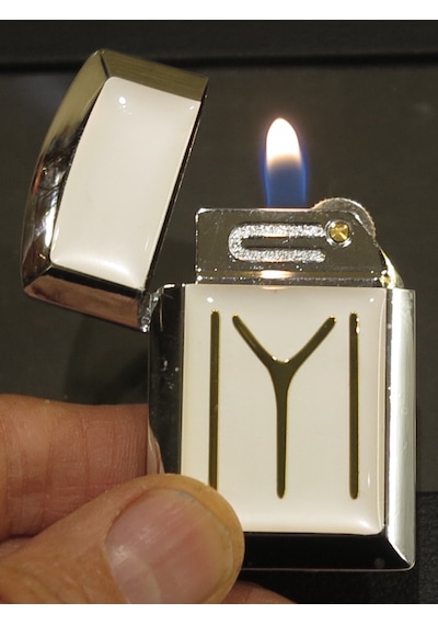 Zenit Tabaka ve Çakmak Seti