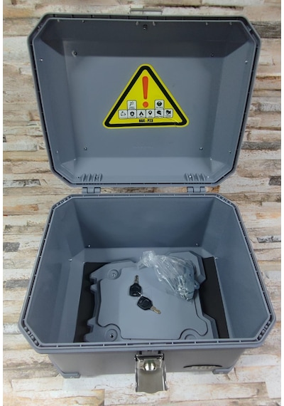 Motosiklet Çantası 45 Lt Sert Plastik Nardo Gri V1