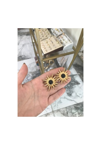 Siyah Taş Detaylı Küpe Altın