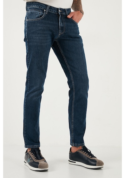 Buratti Pamuklu Regular Fit Normal Bel Boru Paça Jeans Erkek Kot Pantolon 2211C35Parma Mavi Buratti Pamuklu Regular Fit Normal Bel Boru Paça Jeans Erkek Kot Pantolon 2211C35Parma Mavi