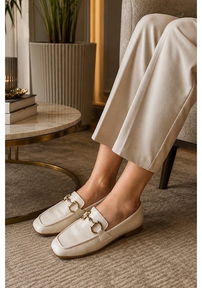 Kadın Loafer Makosen Metal Tokalı Rugan Günlük Ayakkabı Krem