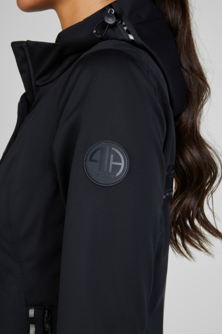 Pikeur Softshell Rainjacket 7047 Su Geçirmez Kapüşonlu Kadın Yağmurluk Siyah