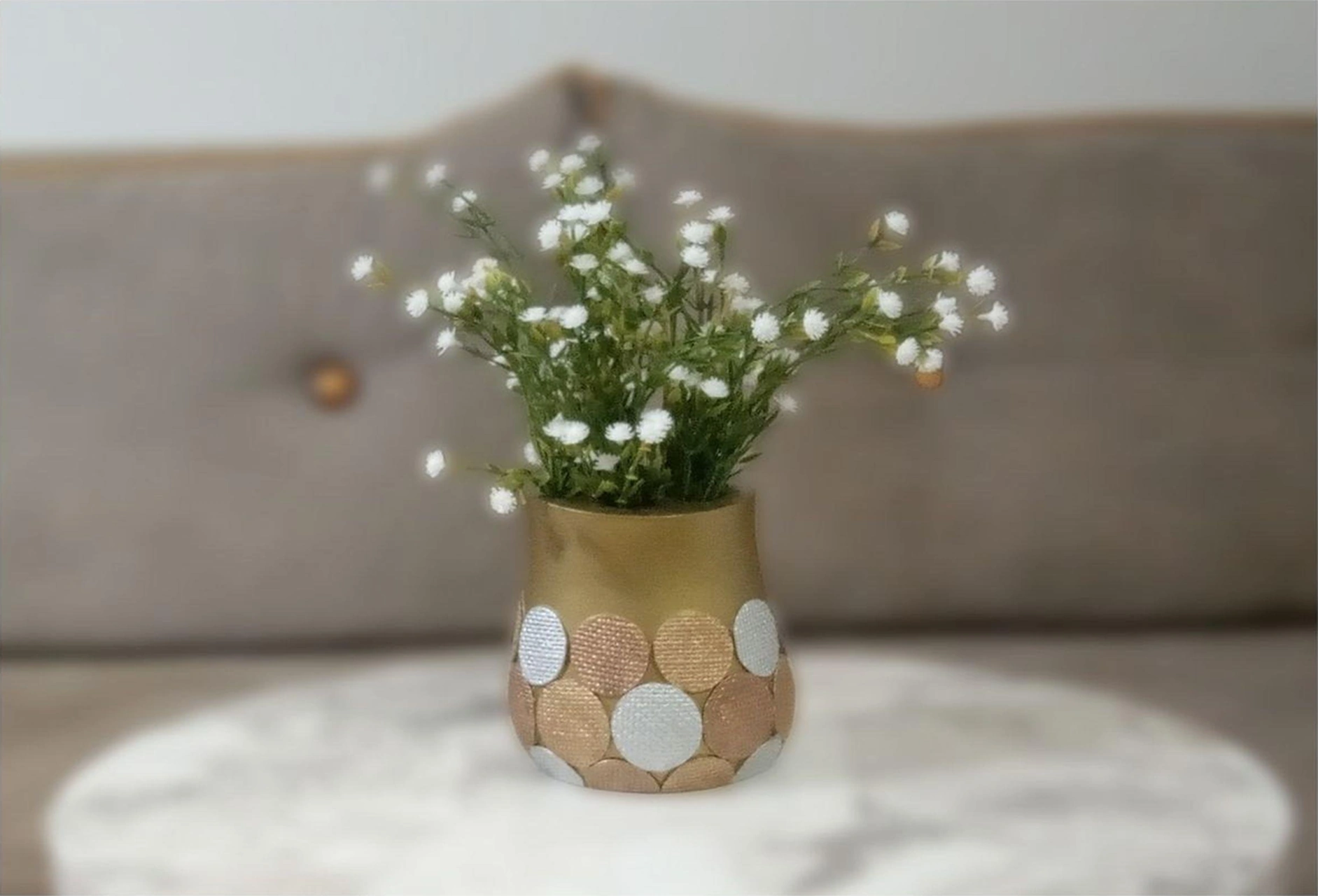 2 Adet Vazo Dahil,vazoda Çiçek,beyaz Yapay Çiçek,vazo Dekoratif Altın Puanlı Poliresin 9x9x15cm Çok Renkli