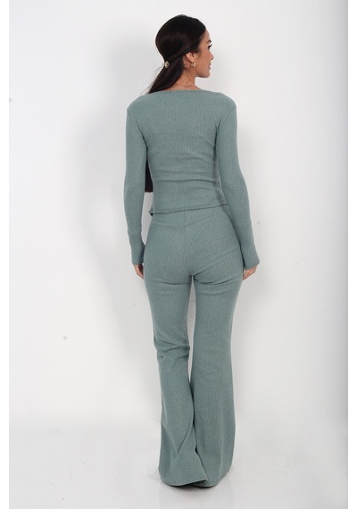 By Saygı Kadın Gold Düğmeli Uzun Kollu Bluz Beli Lastikli İspanyol Paça Pantolon 2'li Takım Mint By Saygı Kadın Gold Düğmeli Uzun Kollu Bluz Beli Lastikli İspanyol Paça Pantolon 2'li Takım Mint