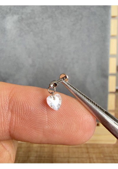 Yüksek Kalite G23 Titanium Sallantı Kalp Zirkon Titanyum 6x1.2mm Labret Piercing Gümüş
