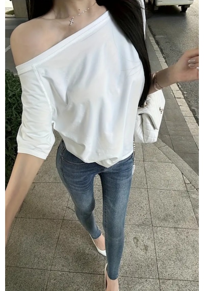 Beyaz Kadın Düşük Omuz Kayık Yaka Oversize T-shirt Beyaz