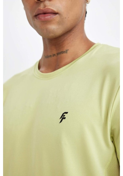 Defacto DeFactoFit Slim Fit Dar Kesim Bisiklet Yaka Sporcu Kısa Kollu Tişört C9183AX24AU Yeşil