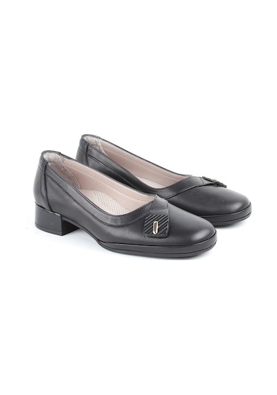 Mamma Mia Kadın Günlük Ayakkabı Slip-on Lazer Kesim Kısa Topuklu Hakiki Deri Anne Ayakkabısı 26y-7665 Siyah Mamma Mia Kadın Günlük Ayakkabı Slip-on Lazer Kesim Kısa Topuklu Hakiki Deri Anne Ayakkabısı 26y-7665 Siyah
