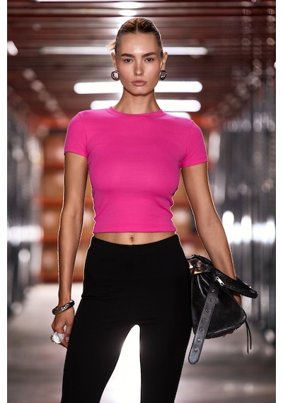 Grımelange Hopewell Kadın Yuvarlak Yaka Örme Slim Fit Koyu Pembe T-shirt Grımelange Hopewell Kadın Yuvarlak Yaka Örme Slim Fit Koyu Pembe T-shirt