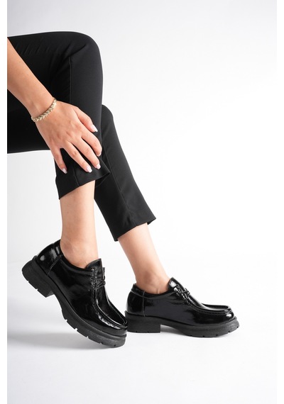 Analin Ayakkabı Kadın Hakiki Deri Light Tabanlı Bağcıklı Loafer Ayakkabı Siyah Rugan Analin Ayakkabı Kadın Hakiki Deri Light Tabanlı Bağcıklı Loafer Ayakkabı Siyah Rugan