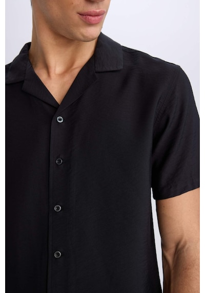 DeFacto Modern Fit Yazlık Polo Yaka Basic Düz Kısa Kollu Gömlek V8406AZ25SMBK27