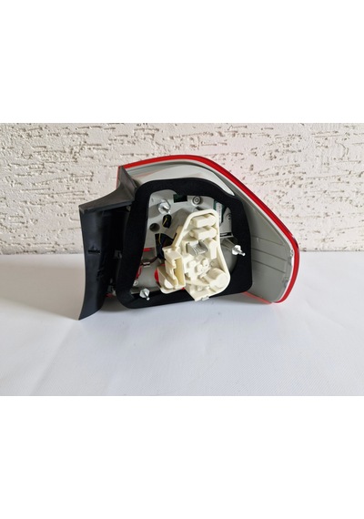 Bmw E90 Lci 320 Sol Arka Dış Stop Lambası Sıfır 2008-2011