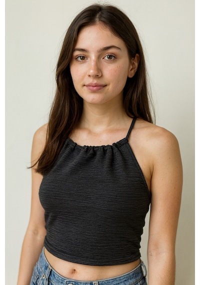 Elmoda Günlük Kullanıma Uygun Esnek Dokulu Askılı Crop Top Siyah Siyah