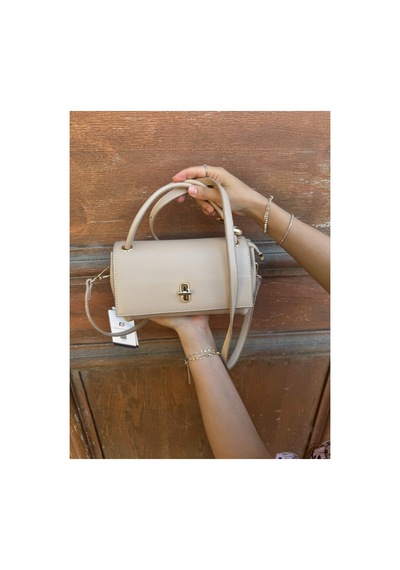 Just Polo Kadın Yeni Sezon Aksesuar Detaylı Çapraz Ayarlanabilir Askılı Şık El & Omuz Çantası Ebat 22 X 11 Cm Vizon 58125612