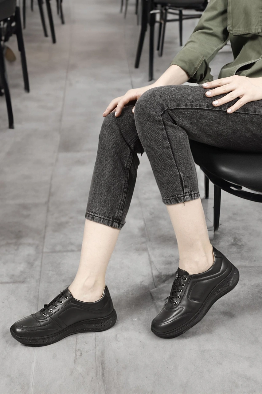 Gönderi(R) Gönderi R Kadın Siyah Bağcıklı Dolgu Taban Hakiki Deri Sneaker Ddza80742320 Siyah