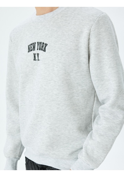 Koton Bisiklet Yaka Slogan İşlemeli Sweatshirt Gri 5wam70237mk Gri
