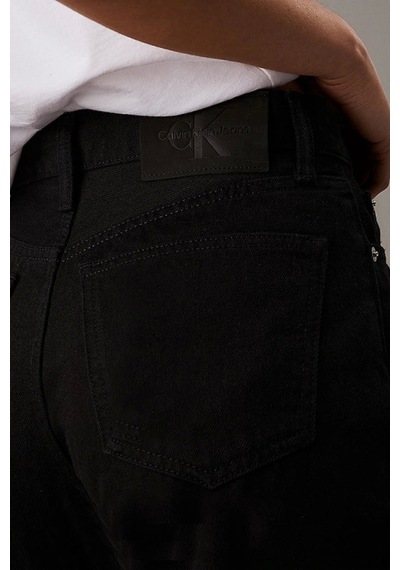 Calvin Klein Jeans Ck Jeans Authentıc Slım Straıght Kadın Siyah Jeans J20j224896-beh Siyah Calvin Klein Jeans Ck Jeans Authentıc Slım Straıght Kadın Siyah Jeans J20j224896-beh Siyah