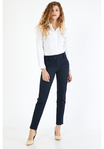 Pera Moda Kadın Basic Kesim Vücudu Saran Likralı Gizli Düğme Özellikli Gömlek Beyaz