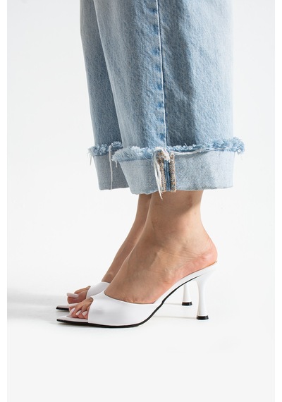 Apelles Shoes Kadın Rugan İnce Topuklu Sivri Burun Terlik Beyaz