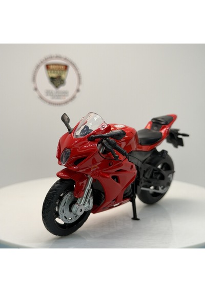 Suzuki Gsx-r1000 - 1:18 Ölçek 12cm Kutulu Diecast Model Kırmızı