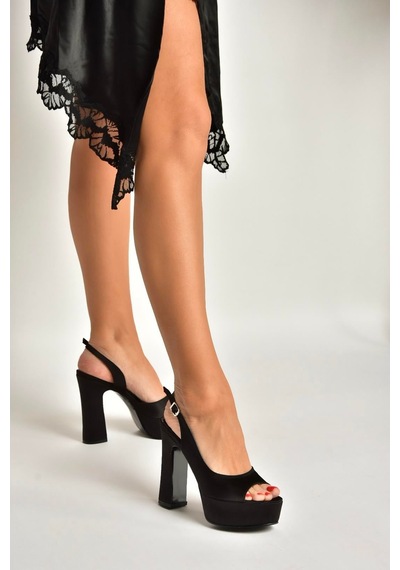 Fox Shoes S246059904 Siyah Kumaş Kalın Platform Topuklu Kadın Ayakkabı Siyah