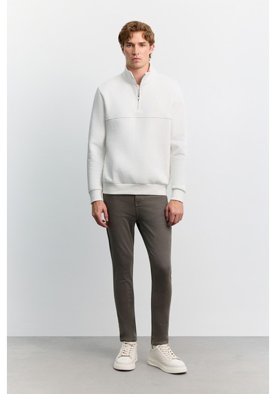 Avva Erkek Beyaz Dik Yaka Fermuarlı -5 Dereceye Dayanıklı Regular Fit Sweatshirt A62y1351